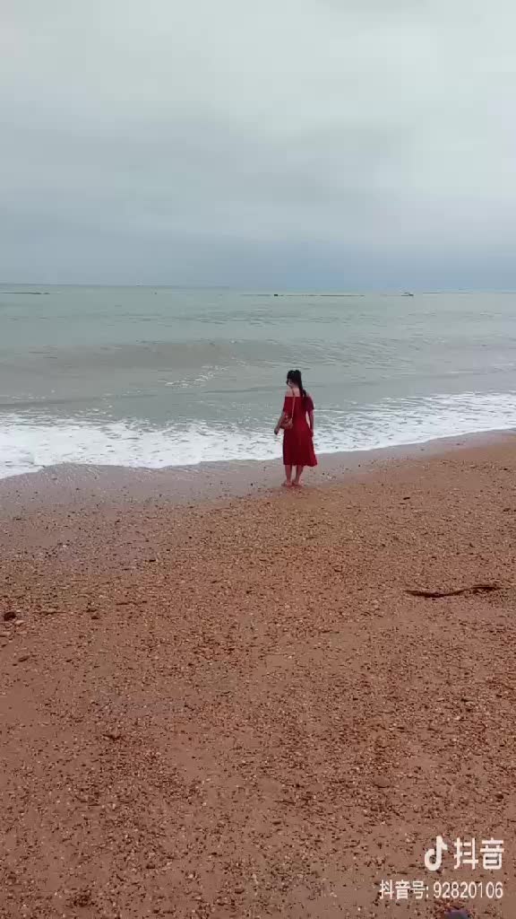 去海边成功把自己晒黑了