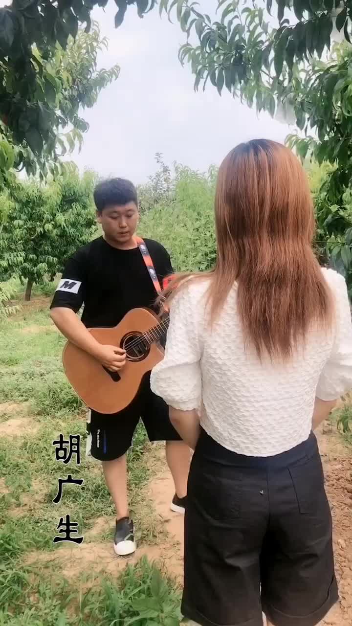 感情总是不尽人意,生活总是颠沛流离.#抖音小助手