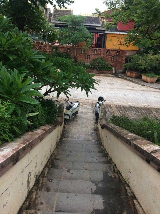 雨后的江边散步句子