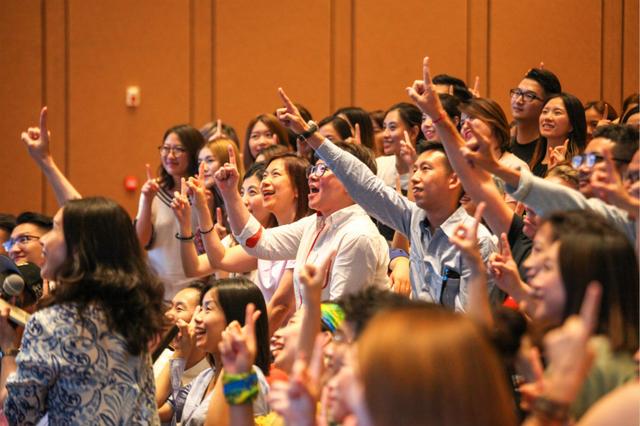 奥美斯办公家具