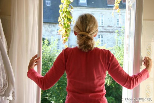 新买的家具晚上送来安床好吗