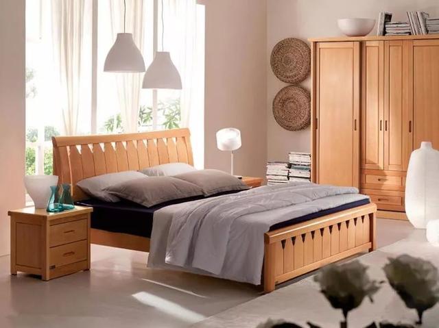 鹅掌秋是实木家具