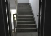 大家讲一下楼梯店面装修风格怎么装修
