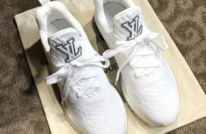 LV is rolled out " sneaker " fire alls over enti