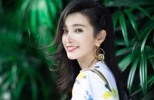 Li Bing puts goddess of photo of cheongsam of curl