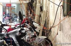 Electric car violates compasses park to cause fire, reasonable build charge canopy whether effective