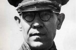 Mu Jiqin of commander of the 6th a group army divi