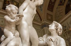 The wintry palace that walks into one of 4 big mus