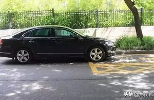 Be bizarre! The woman is violated stop do hairdressing, return discovered to a body lies by the car