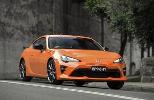 Knowing perfectly well 4S inn is " hole " , why 