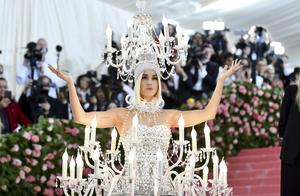 Met Gala is coxcombical and abysmal line fruit elder sister changes droplight, does tide of water of