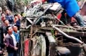 Be shocking! One tip lorry turns over Yue Yang nex