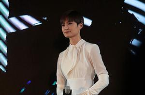 Skip of Li Yu spring is without pressure, gymnasti