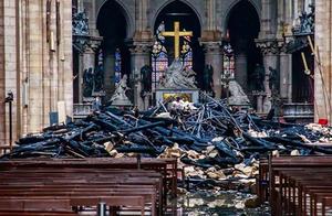 Collect carefully draws Parisian goddess courtyard