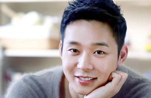 Chinese hackberrya of relatives and friends exposing to the sun ever was patted by Huang Hena one da