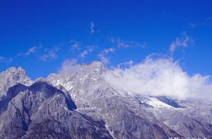 Body of hill of jade dragon snow mountain collapse