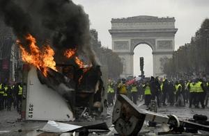 Parisian goddess courtyard rebuilds suffocate suff