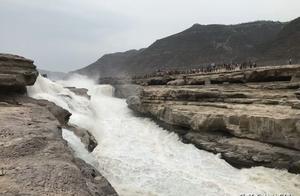 The 2nd cataract of Chinese -- chute of mouth of Yellow River crock, popular feeling of grand and au