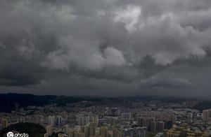 One second of Guangdong the day is black! Black clouds press on the border is just as walk into 