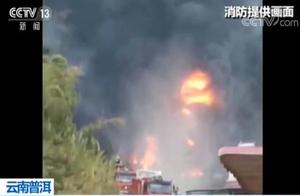 Break out! Tank truck side turns over spontaneous 