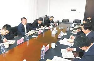 The director is one-time pay 5 million buy a room 