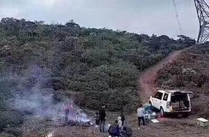 Chengdu tourist drives cool hill to violate compas