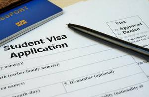 5 people are suspected of helping Chinese student 