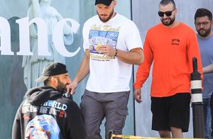 Want really as compound as Zhan Na? Griffin goes out shop, male friend is completely beside