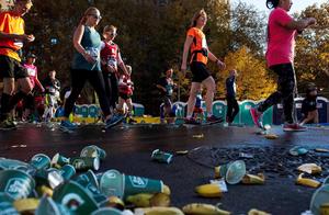 Rubbish of a marathon 100 tons, run contest 