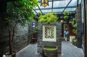 Chengdu is classic siheyun public toilet has his moment, crock of stone of chair of blue bricks wood