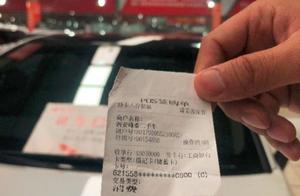 The man tries drive two handcart to be asked to ha