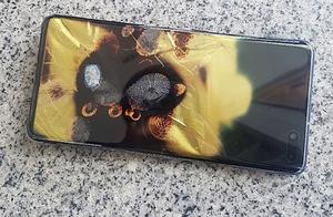 Edition of SamSung Galaxy S10 5G produces spontane