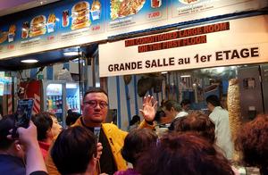 Come to French Paris, the flesh that tastes Parisian street places steamed bun, allow the making pro
