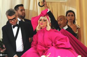 Fashionable grand ceremony, ladygaga stages show o