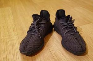 2019 box evaluate black mood of Yeezy 350 V2 graph of the foot on black angel of Yeezy 350 V2