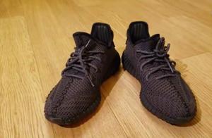 2019 box evaluate black mood of Yeezy 350 V2 graph