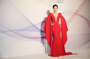 It is good that Qin Lan wears a red skirt to appear on mobile spot old show the figure is very sexy