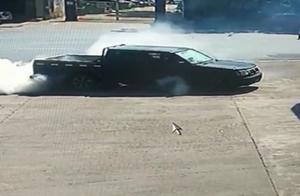 Spontaneous combustion of car gas station, ten sec