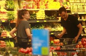 "Blood-red is sibylline " Ao Ersen of Yi Lisha w