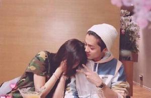 Small gain of red closing dawn is celebrated for m