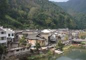 In You Youyao ancient town