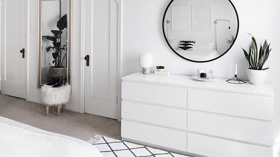 主卧白色简欧衣柜，选什么颜色的床和梳妆台？