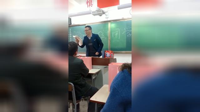 在学校和同学们做的游戏作文