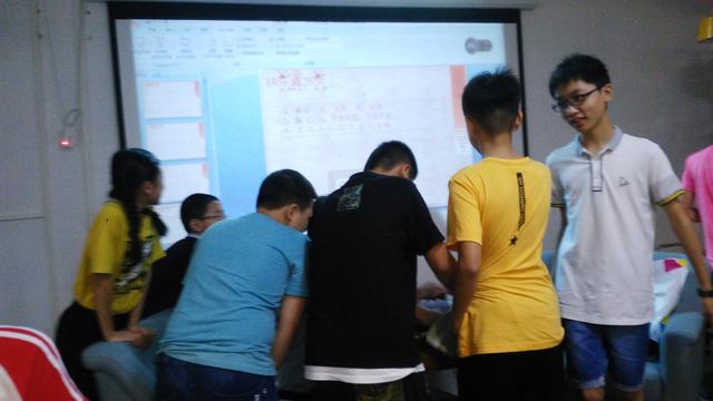 玩耍是一种快乐的作文