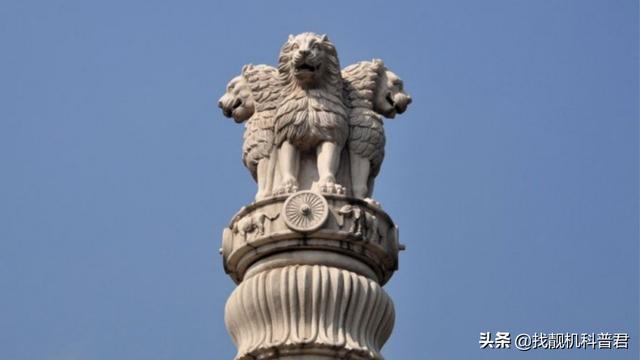 北京故宫有些狮子为什么半闭着眼