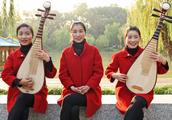 China is the most beautiful workingwoman of row a boat, woman of boat of Yangzhou thin west lake, ca