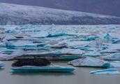 Icelandic glacier bedding face accumulates a cave 