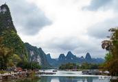 The bright phearl of a bright on Li river, beautiful and the Xing Ping that has historical feeling i