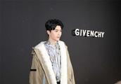 Fan Chengcheng joins two archives put together art, honored guest road is illuminated fully pour out