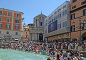 Italian Rome promises pool, the tourist casts 1.4 